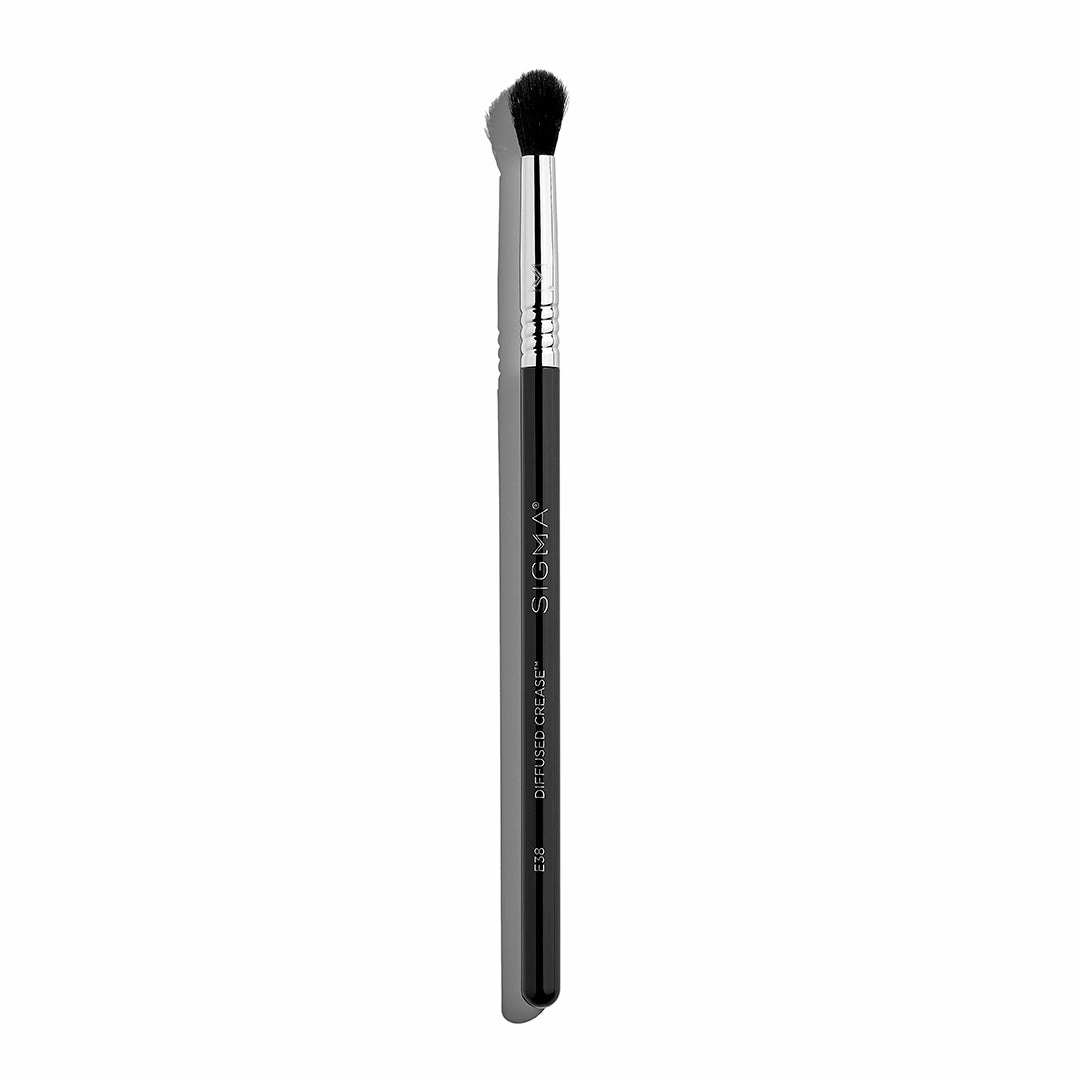 E38 Diffused Crease™ Brush