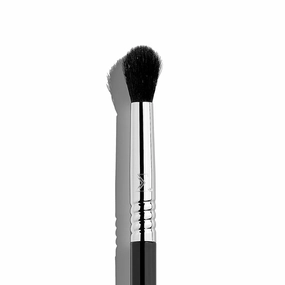 E38 Diffused Crease™ Brush